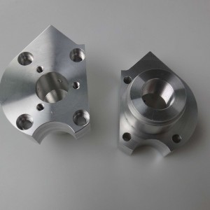 자동차 표준 부품 맞춤화