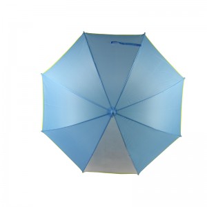 한 패널을 통해 파란색 광고 우산을 참조하십시오.