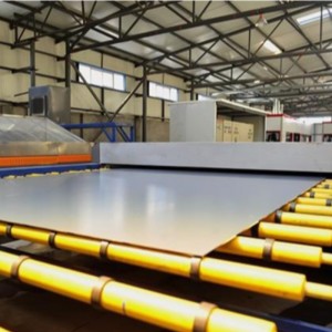 수염을 낀 은빛 거울