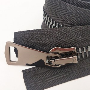 12 号 欧牙 口口