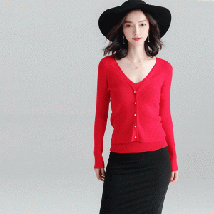 숙녀 착용 된 두 조각 세트 카디 건 및 조끼 스웨터
