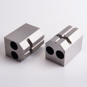 모든 사용자 정의 만든 모든 철강 냉간 단조 클램핑 스크류 메인 다이