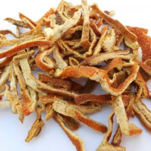 말린 귤 또는 오렌지 껍질