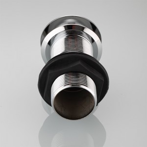 싱크대 쓰레기 유출 대를 지나가는 화장실 놋쇠 팝업