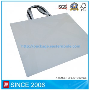 거꾸로 된 옷을 입은 고급 백상지