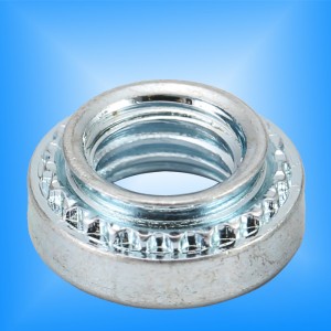 자기 클린치 너트