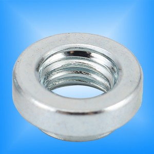 자기 클린치 너트