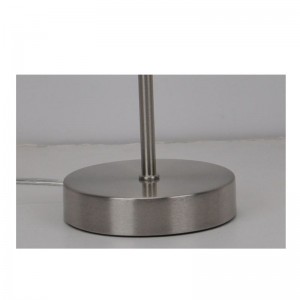 레이저 컷 쉐이드가있는 현대 테이블 램프