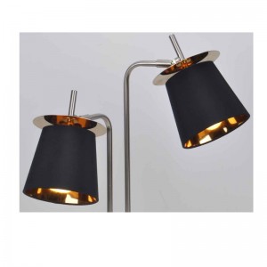 패브릭 쉐이드 및 장식 시트가있는 테이블 램프