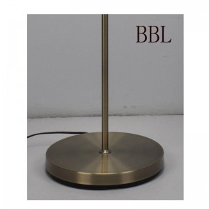 메시 그늘을 가진 현대 전기 스탠드