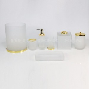 뚜렷 한 효과 크림 유리 욕실 부품 세트