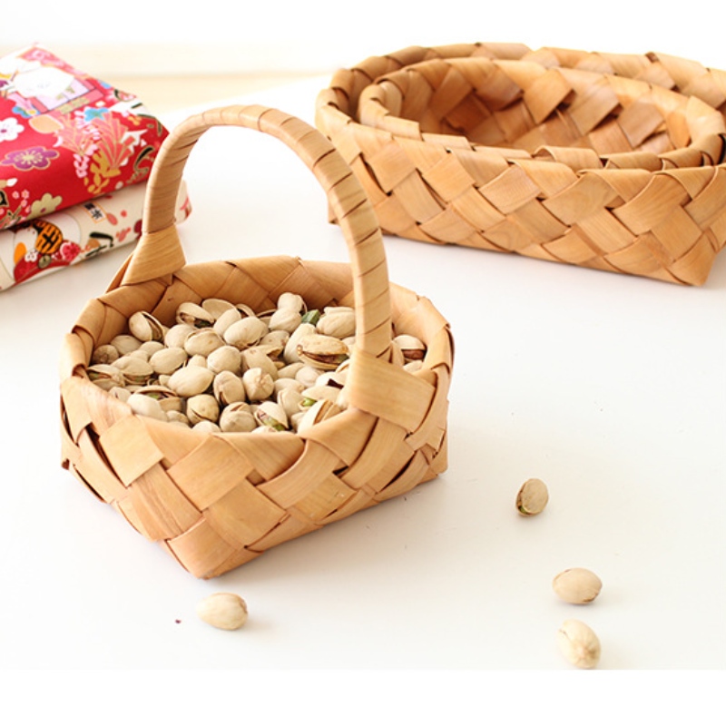손잡이 가진 가정 장식 나무 바구니