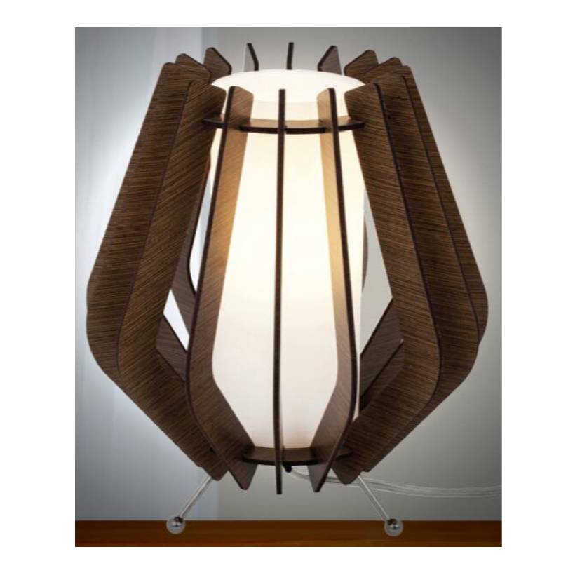 유리 그늘을 가진 어두운 갈색 나무 테이블 램프