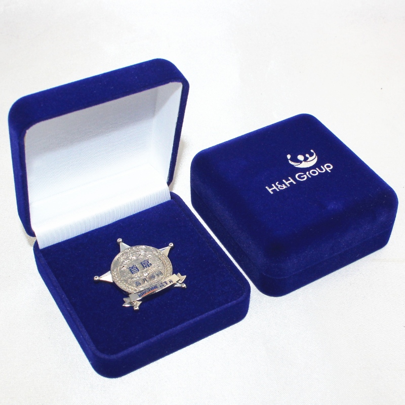 프로젝트 F - 24 원형 벨벳 배지 와 코 인 박스, mm.52 * 57 * 25, 무 게 는 26g