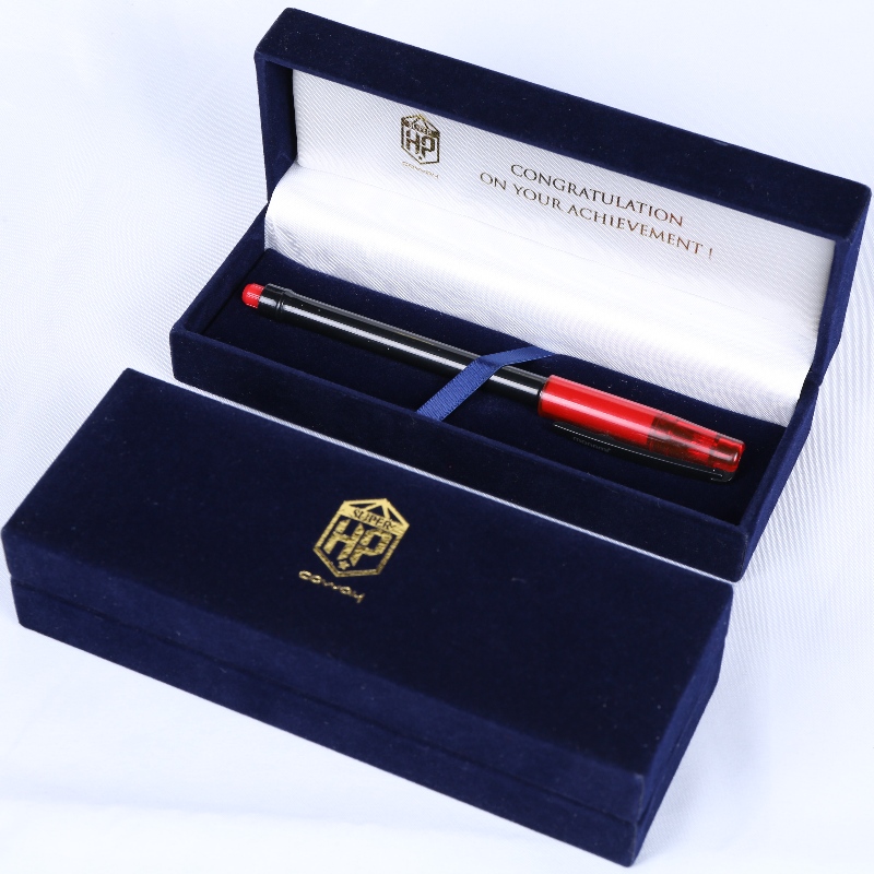 제품 V - 12 L 장방형 인조가죽 종이 케이스 로 140 * 35mm 여러 개의 배지, 만년필 과 목걸이 등 을 사용 합 니 다.160 * 58 * 40, 무게 약 120 g