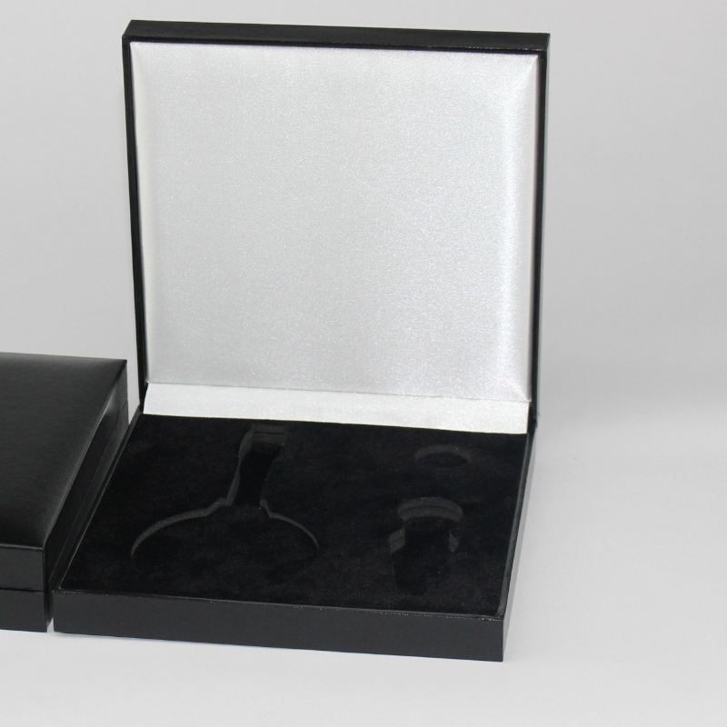 품목 V - 23 스 퀘 어 PU 케이스, 120 * 120 mm 여 개의 동전, 메달, 배지 등 을 장 착 할 수 있 습 니 다. 160 * 160 * 38, 무 게 는 약 280 g 입 니 다.