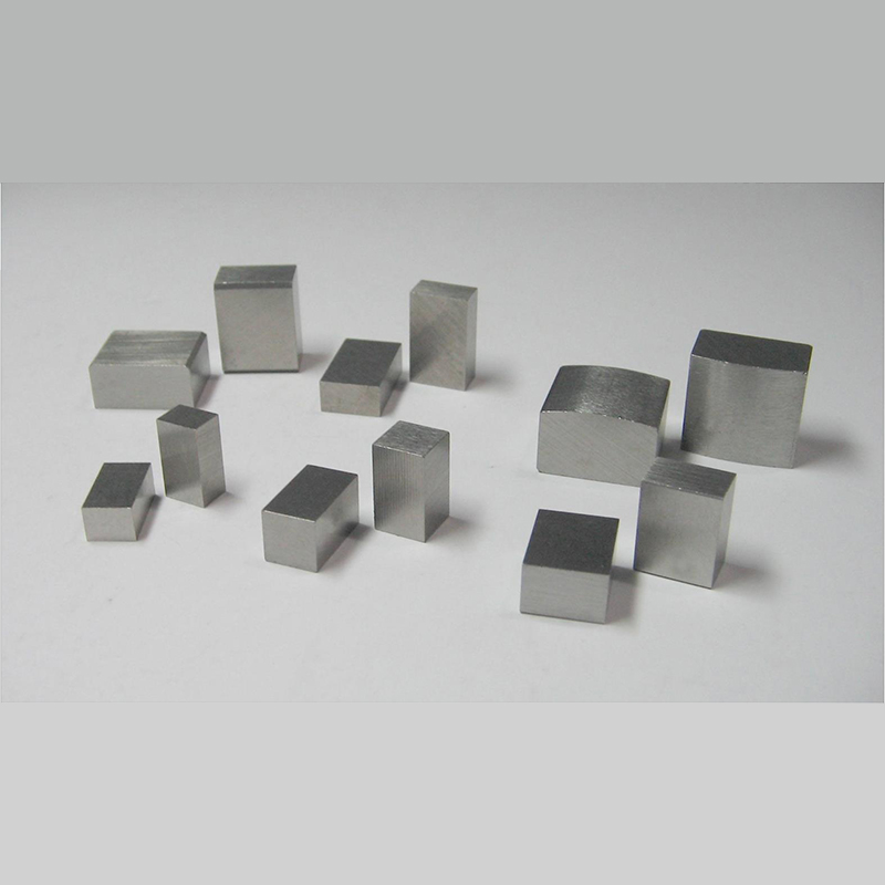 높은 경도 강인성 Alnico 자석은 고온 저항을 주문을 받아서 만들었습니다