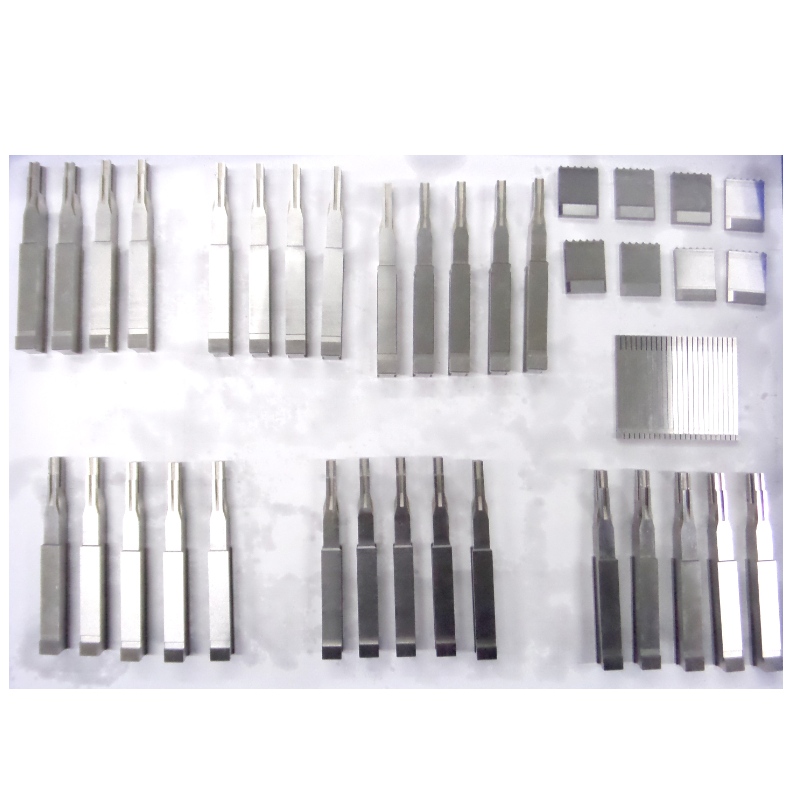 금형 부품에 대한 지식이 거의 없습니까?