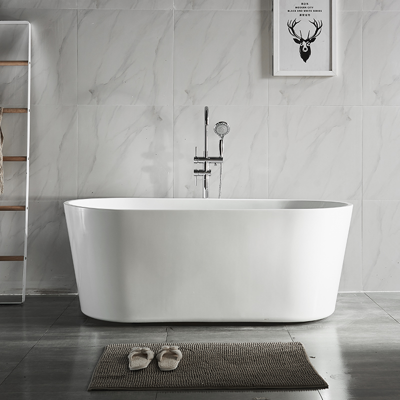 현대 백색 욕실 은 속 이 꽉 찬 표면 에 독립 된 욕조 로 호텔 프로젝트 나 가정 에서 사용 하기에 적합 하 다.