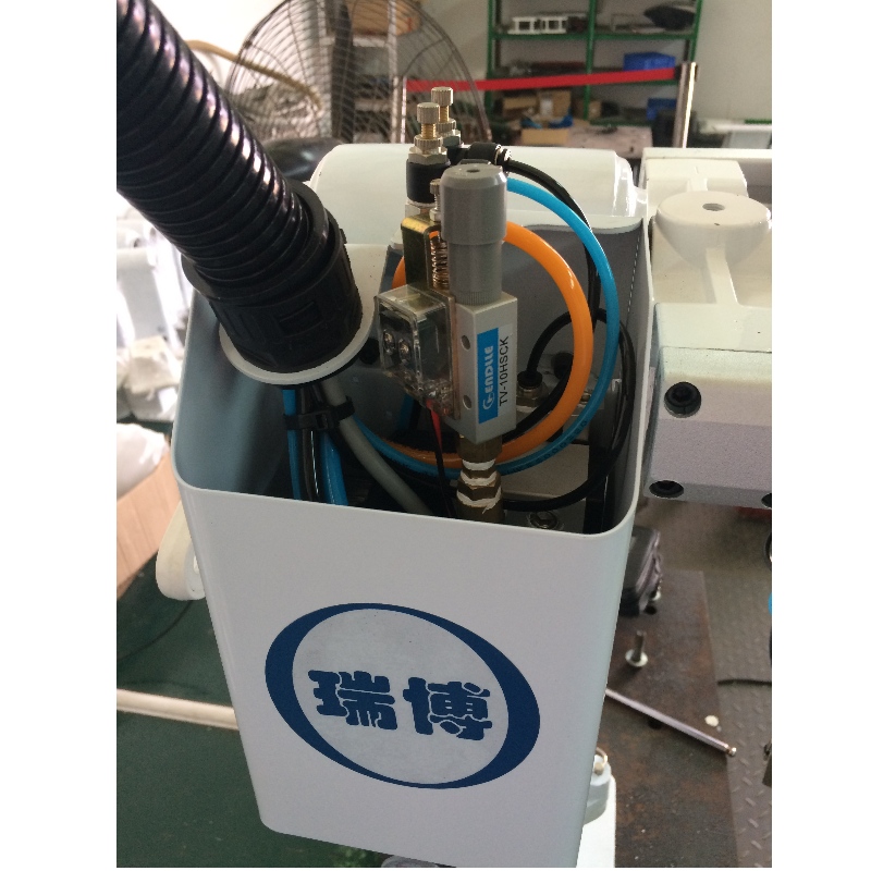 사출 성형기 사선 암 로봇