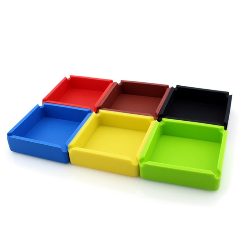 큰 사각 재떨이