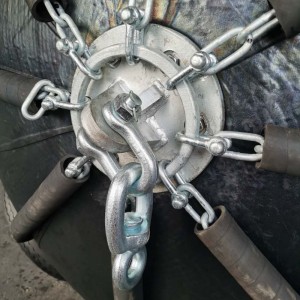 정박 정박 정박 선 은 흙받이 로 충돌 을 방지 하고 고무 로 현 을 보호 한다.