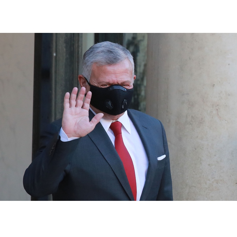 요르단의 왕 Abdullah는 코로나 바이러스 백신을받습니다