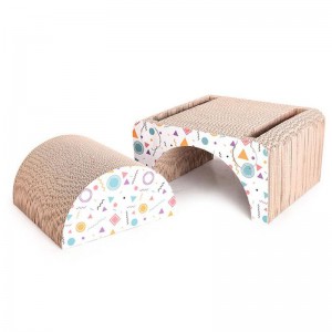 스퀘어 스툴과 고양이 잡아 보드의 조합