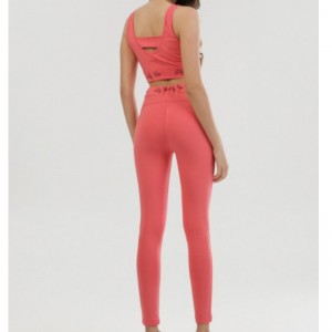 핑크 트랙 슈트