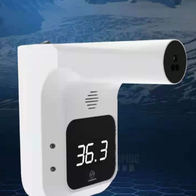 시장이 확대됨에 따라 국내 사출 성형 기계는 Imports?을 대체합니다.