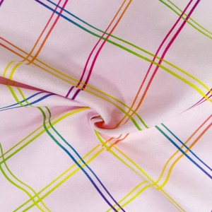 폴리 에스테르 패션을 재활용합니다