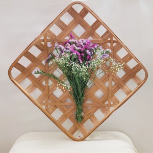 장식 꽃 바구니입니다