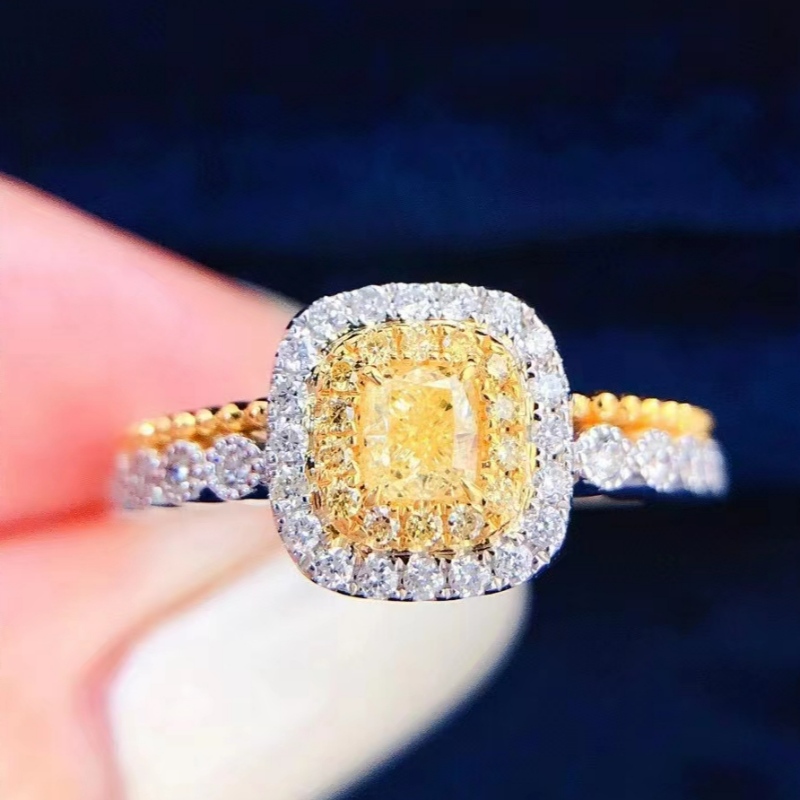 럭셔리 사용자 정의 9K/10K/14K/18K 단단한 금 반지 Prinpcess 잘라 0.6CT 약혼 반지