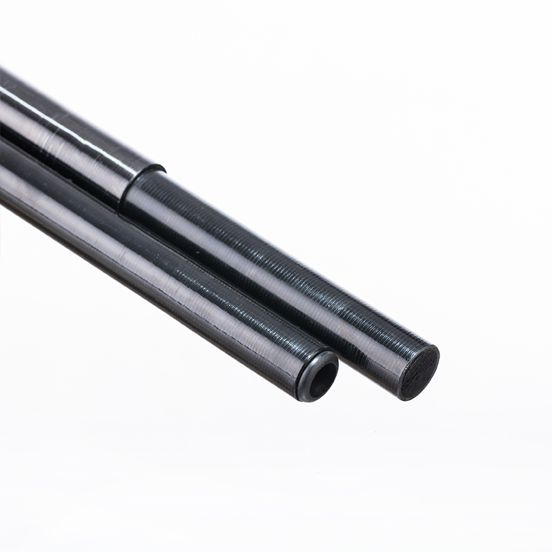 돛단배 파도타기는 부츠로 합니까 아니면 맨발로 합니까?