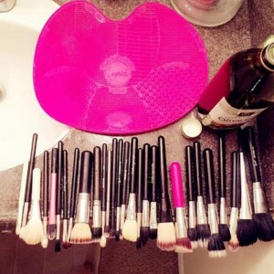 실리콘 브러시 클렌징 패드 휴대용 클렌징 도구 벨트 빨판 브러시 클렌징 도구 실리콘 클렌징 브러시 패드 벨트 빨판 사과 패드 클렌징 패드 클렌징 트레이