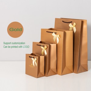 크래프트 종이 가방을 당기십시오