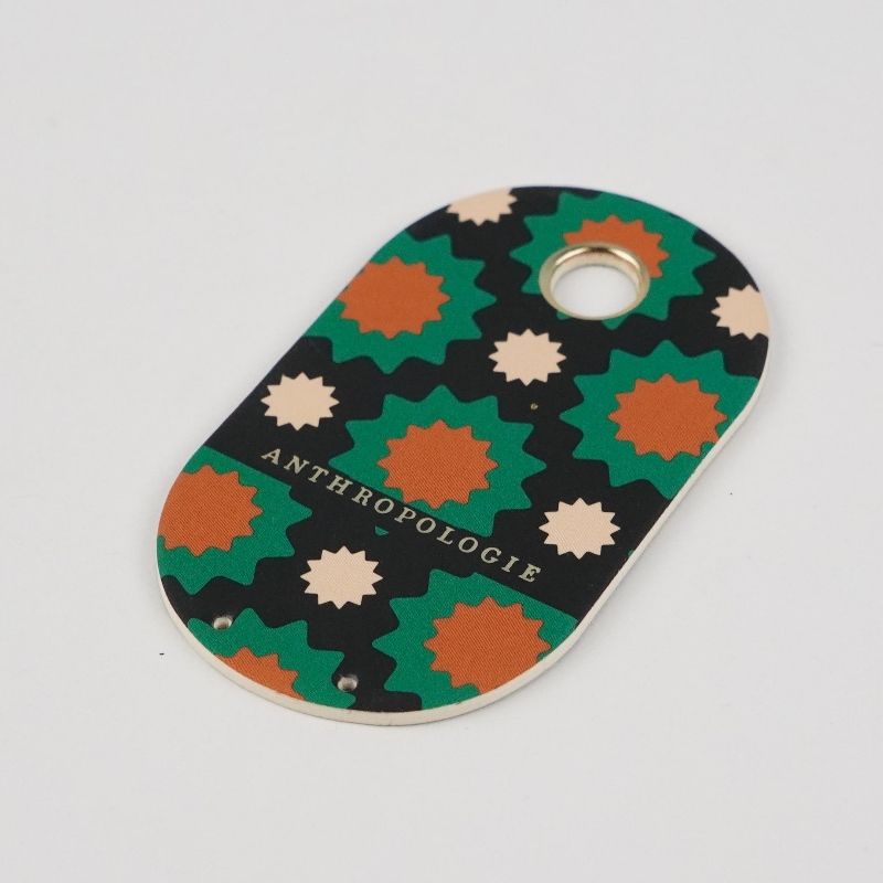 맞춤형 패션 디자인 로고 브랜드 이름 고품질 맞춤 용지 행 태그 의류 환경 친화적 인 스트링 로프가있는 태그