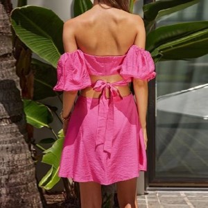 원 숄더 컷 아웃 퍼프 슬리브 드레스