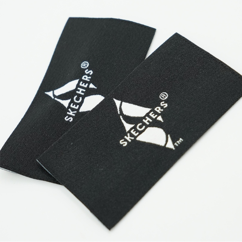 도매 의류 디자인 사용자 정의 로고 옷 셔츠 셔츠 태그 의류 면화 브랜드 레이블 의류 직물 라벨 환경 친화적