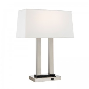 객실에서 이중 스탠드 테이블 램프