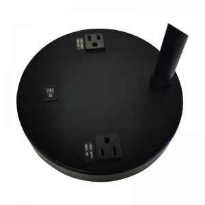 검은 색과 밝은 노란색 마감재가있는 2 개의 톤 데스크 램프, on/off 로커 스위치 및 객실에 2 개의 편리한 콘센트