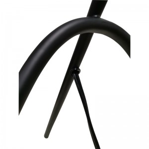 검은 마감 처리 된 3 개의 다리 데스크 램프와/Of \\
off 로커 스위치 객실