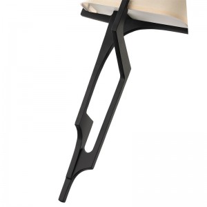 하얏트 호텔 손으로 어두운 청동 마감 처리와 반 직사각형 직물 그늘을 가진 금속 벽 스콘을 만들어 호텔 전형적인 복도