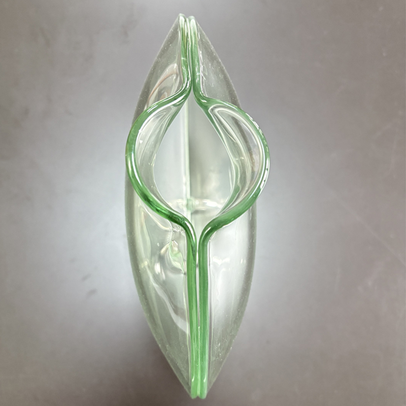 Zhongtai 스테인레스 스틸 생선 입 모양 곱슬 높이-꽃꽂이를위한 23cm 금속베이스가있는 투명성 꽃병