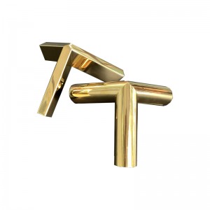 Zotye 스테인레스 스틸 골드 전기 도금 삼각형 3-치수 중공 스탠드 장식