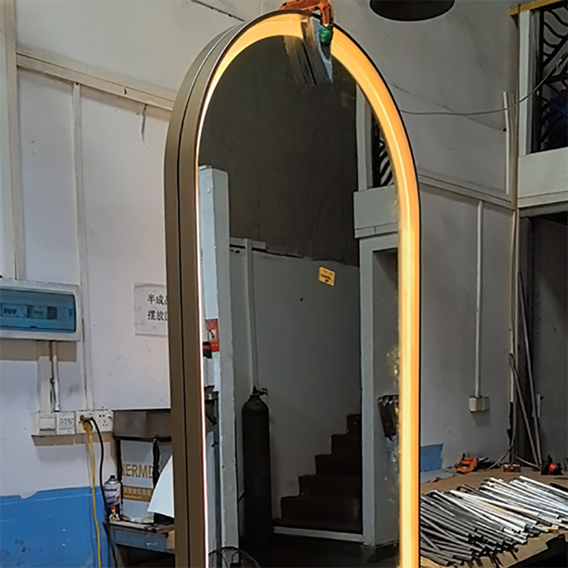 Zotye Stainless Steel 통합 램프 및 맞춤형 전기 도금 스테인레스 스틸 미러